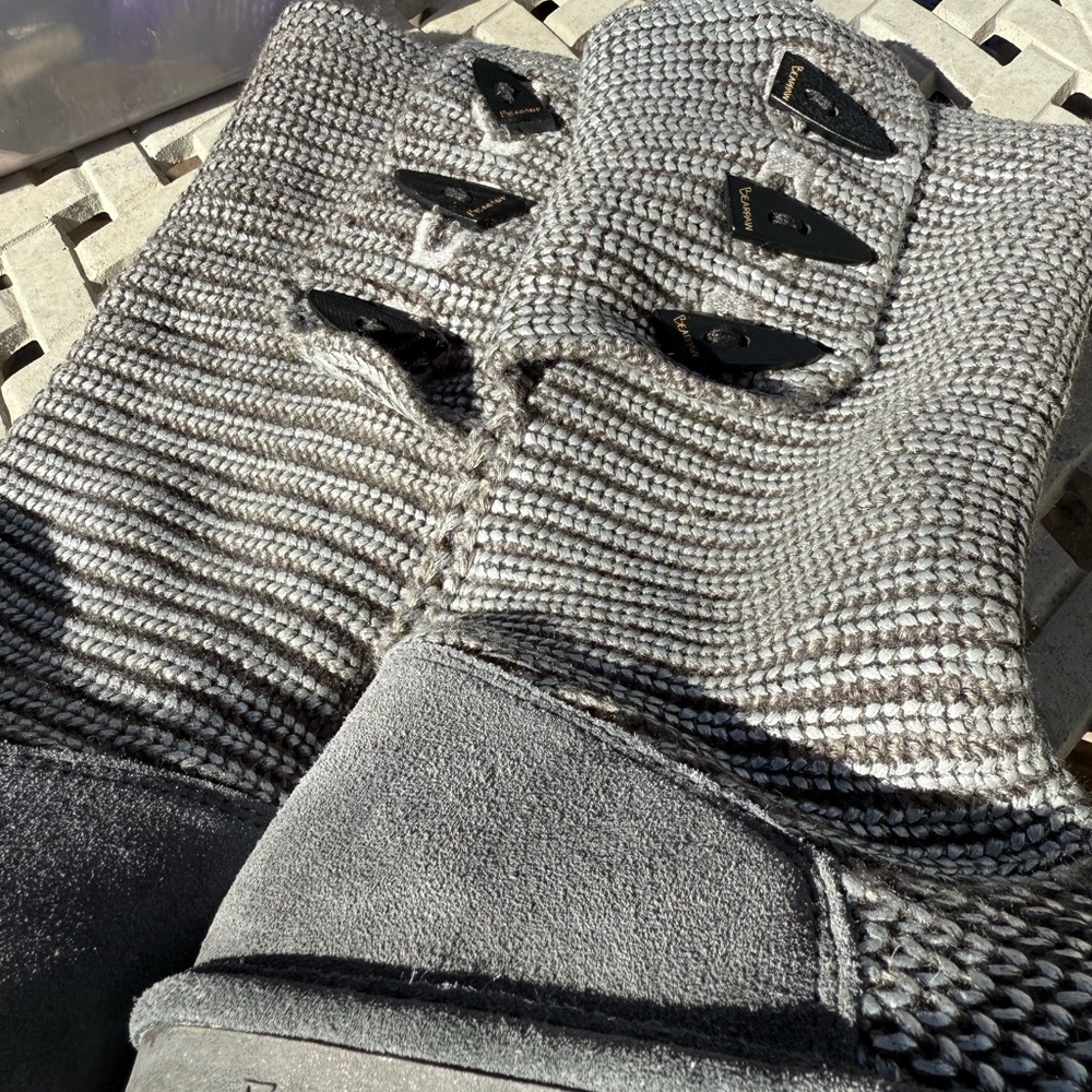 BearPaw Silver/Gray Winter Boots with Cozy Knit Design
